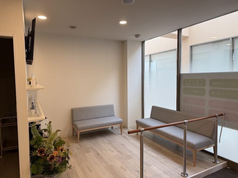 芦屋ファミリークリニック形成外科皮フ科 の院内
