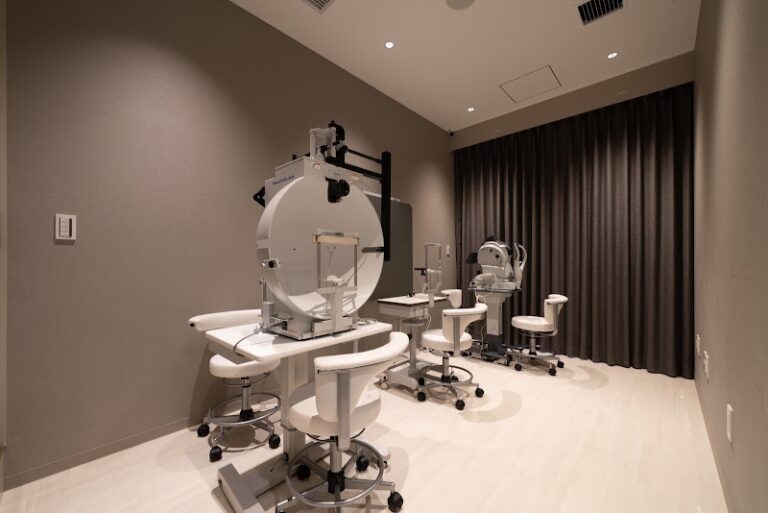 まぶたとなみだのクリニック千葉 Eyelid and Tear Clinic Chiba の院内