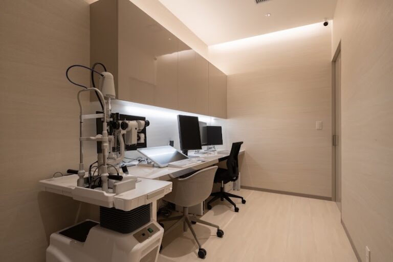 まぶたとなみだのクリニック千葉 Eyelid and Tear Clinic Chiba の院内