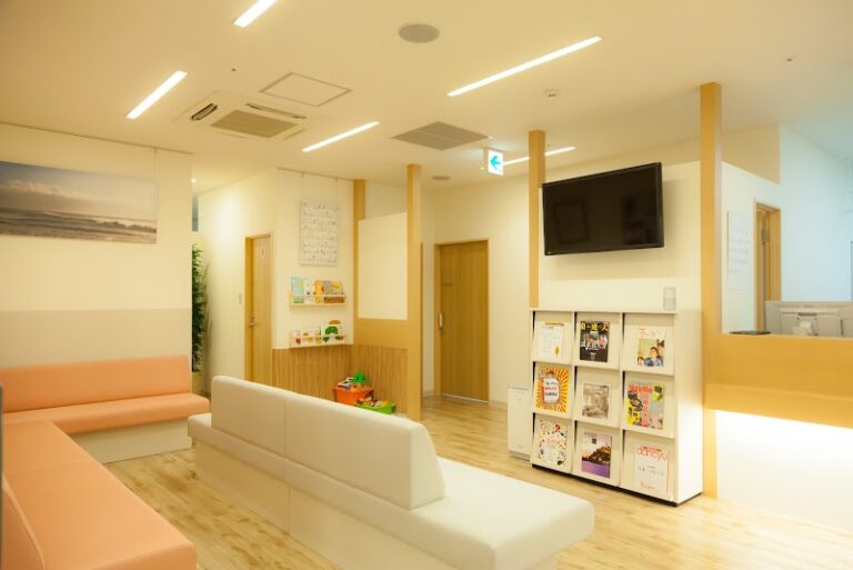 ファミリア皮膚科長町 の院内