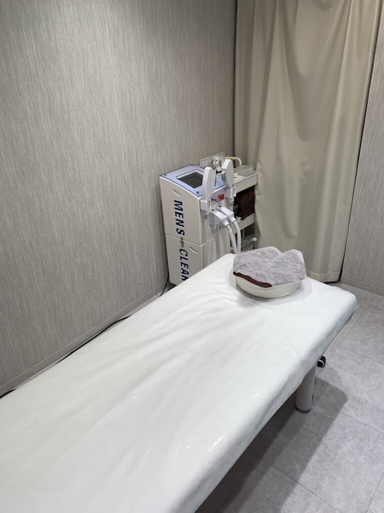 ストラッシュメンズ 岡山東口店 の院内