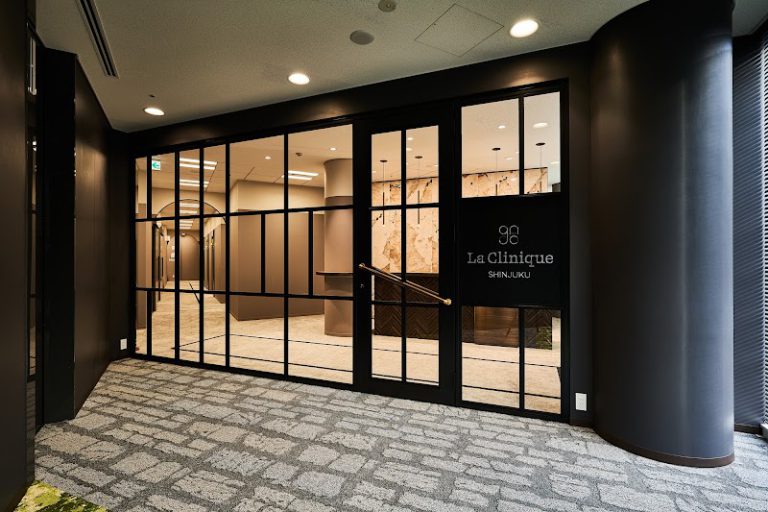 ラクリニック新宿 La Clinique の外観