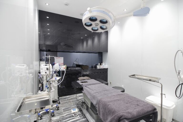 B-LINE CLINIC大阪院（ビーラインクリニック オオサカイン）難波 美容皮膚科 の院内