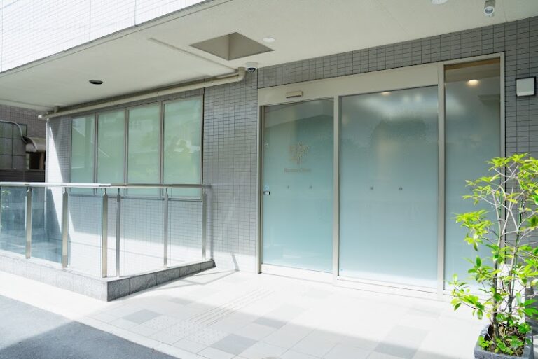 メンズレナータクリニック立川院｜ポテンツァ・キュアジェット・ブレッシング｜男性ニキビ跡クレータ治療専門院 の外観