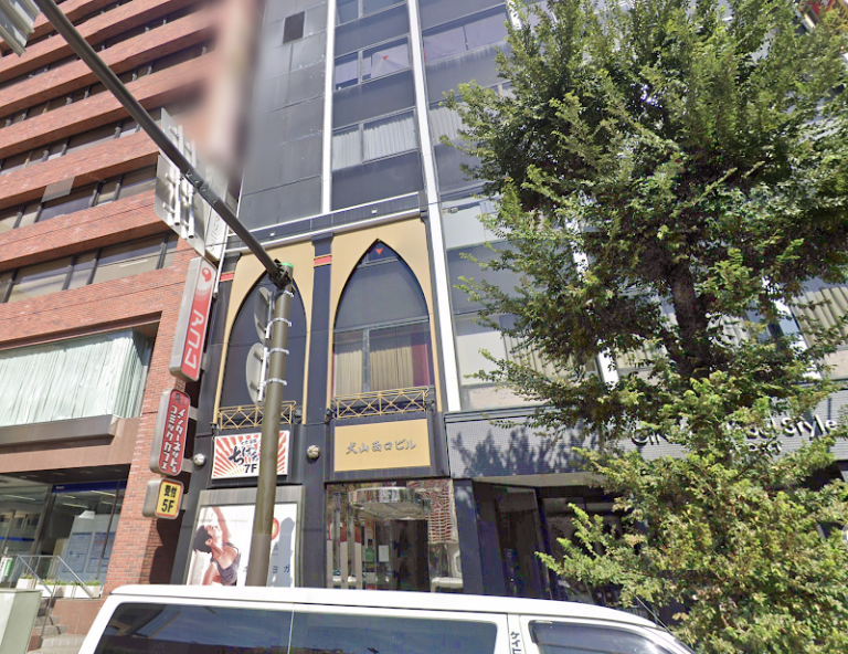 A CLINIC 横浜 の外観